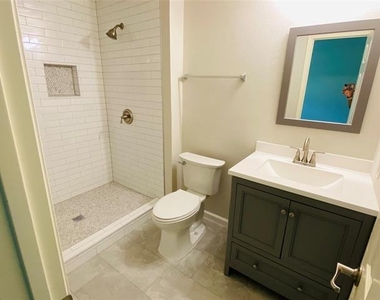 8505 Forest Highlands Drive - Photo Thumbnail 9