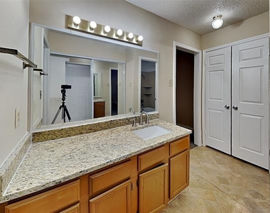9600 Royal Lane - Photo Thumbnail 18