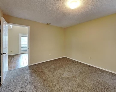 9600 Royal Lane - Photo Thumbnail 10