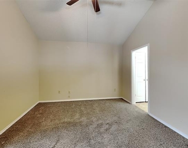 9600 Royal Lane - Photo Thumbnail 13