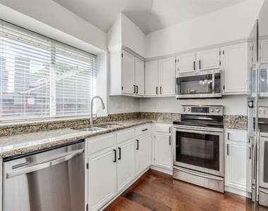 6841 Bellehaven Drive - Photo Thumbnail 11