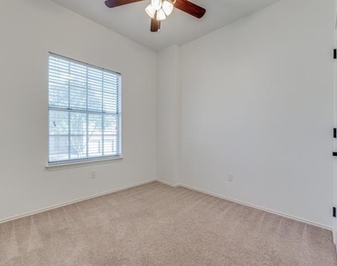 6841 Bellehaven Drive - Photo Thumbnail 21