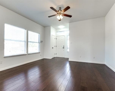 6841 Bellehaven Drive - Photo Thumbnail 6