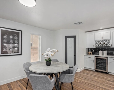 4233 E Raven Road - Photo Thumbnail 17