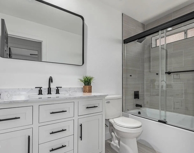 4233 E Raven Road - Photo Thumbnail 41