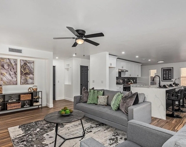 4233 E Raven Road - Photo Thumbnail 14