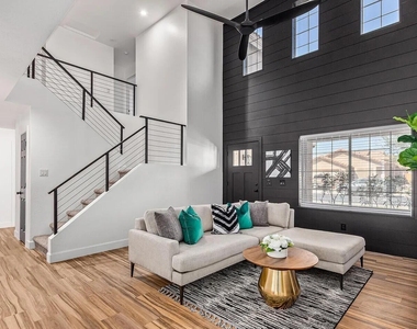 4233 E Raven Road - Photo Thumbnail 6