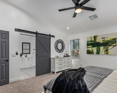 4233 E Raven Road - Photo Thumbnail 28