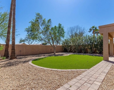 4233 E Raven Road - Photo Thumbnail 46