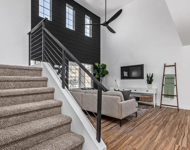 4233 E Raven Road - Photo Thumbnail 8