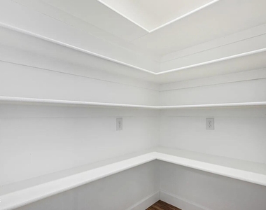 4233 E Raven Road - Photo Thumbnail 33