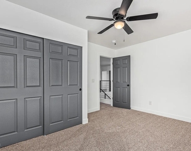 4233 E Raven Road - Photo Thumbnail 38