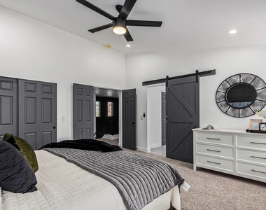 4233 E Raven Road - Photo Thumbnail 26
