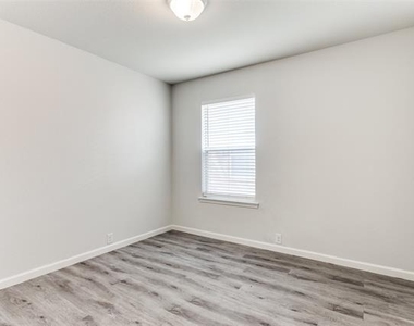 10405 Nettie Street - Photo Thumbnail 9