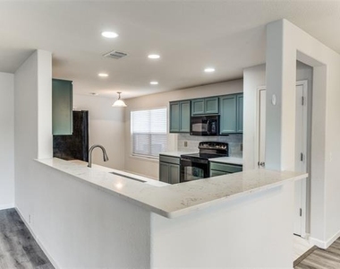 10405 Nettie Street - Photo Thumbnail 6