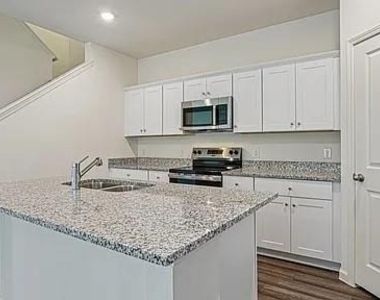 2305 Prairie Lane - Photo Thumbnail 2