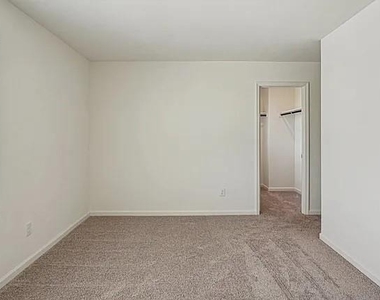 2305 Prairie Lane - Photo Thumbnail 15