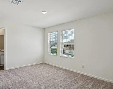 2305 Prairie Lane - Photo Thumbnail 20
