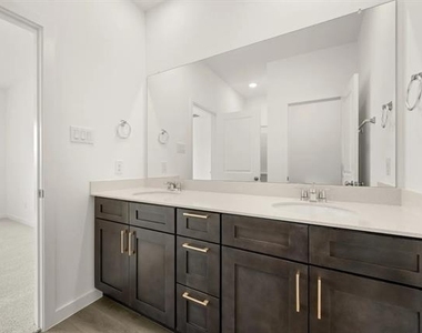 5720 Lakeview Drive - Photo Thumbnail 16