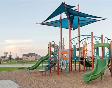 5720 Lakeview Drive - Photo Thumbnail 22