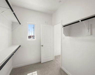 5720 Lakeview Drive - Photo Thumbnail 13