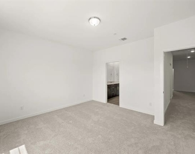 5720 Lakeview Drive - Photo Thumbnail 11