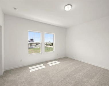 5720 Lakeview Drive - Photo Thumbnail 12