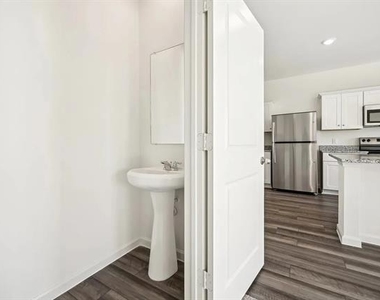 5723 Roadhouse Drive - Photo Thumbnail 16