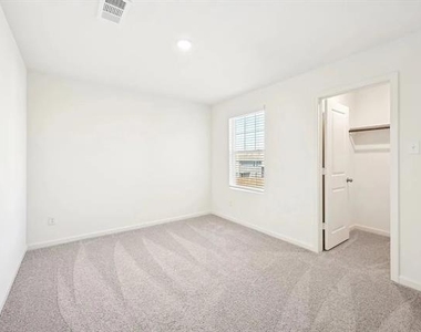 5723 Roadhouse Drive - Photo Thumbnail 10