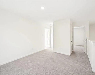 5723 Roadhouse Drive - Photo Thumbnail 3