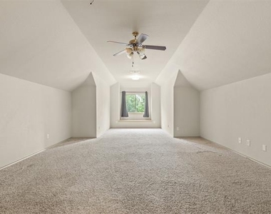 3200 Stonecrop Trail - Photo Thumbnail 17