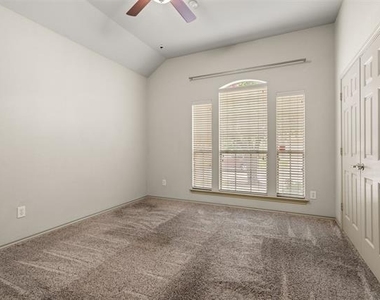 3200 Stonecrop Trail - Photo Thumbnail 13