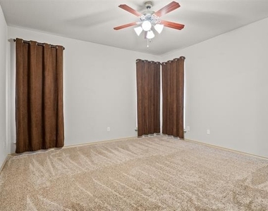 3200 Stonecrop Trail - Photo Thumbnail 9