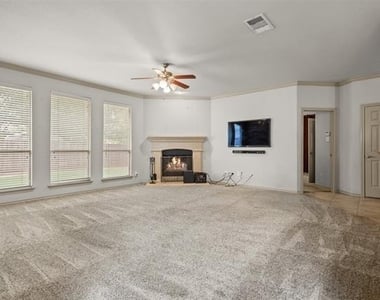 3200 Stonecrop Trail - Photo Thumbnail 4