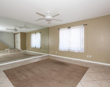 5114 N Granite Reef Road - Photo Thumbnail 7