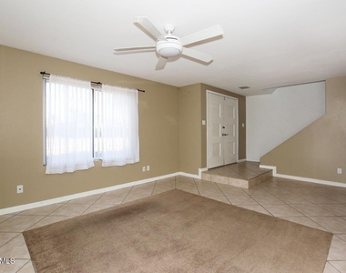 5114 N Granite Reef Road - Photo Thumbnail 8