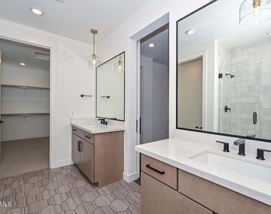 11300 N Casa Dega Drive - Photo Thumbnail 16
