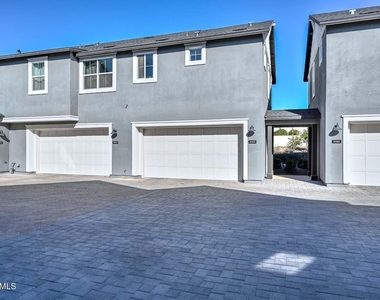 11300 N Casa Dega Drive - Photo Thumbnail 34