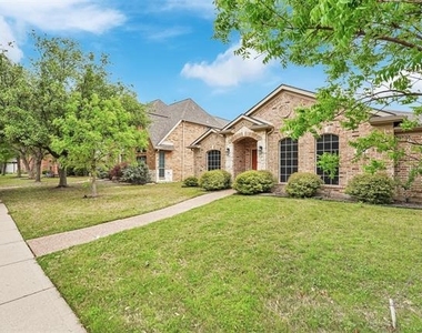 12618 Red Hawk Drive - Photo Thumbnail 1