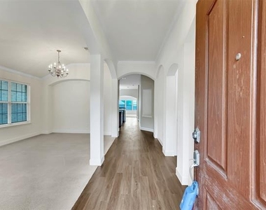 12618 Red Hawk Drive - Photo Thumbnail 3