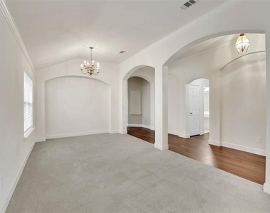 12618 Red Hawk Drive - Photo Thumbnail 6