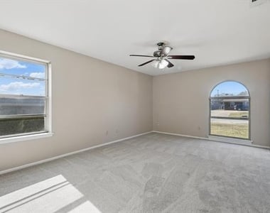 2925 Portales Drive - Photo Thumbnail 10