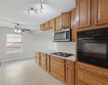 2925 Portales Drive - Photo Thumbnail 9