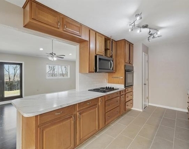 2925 Portales Drive - Photo Thumbnail 7