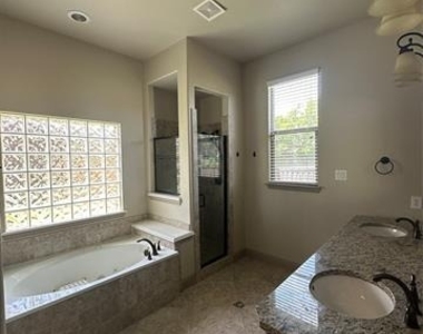 3809 Brookridge Court - Photo Thumbnail 17