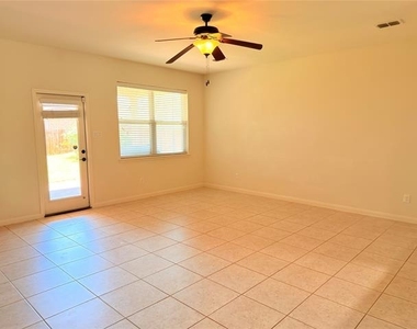 433 Winchester Drive - Photo Thumbnail 11
