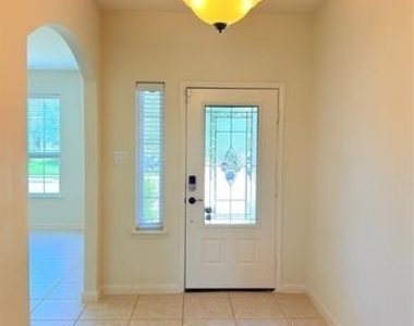433 Winchester Drive - Photo Thumbnail 1