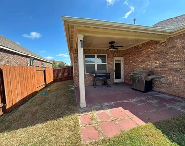 433 Winchester Drive - Photo Thumbnail 9