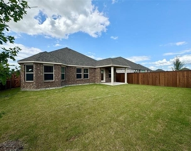 1424 Avalon Court - Photo Thumbnail 15