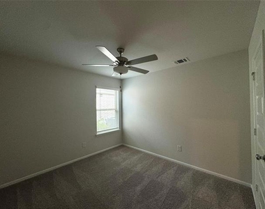 1424 Avalon Court - Photo Thumbnail 8